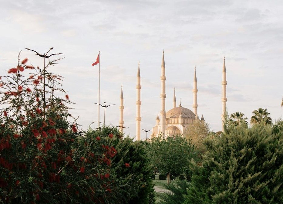 Ekopedagogi Islam: Mendorong Transisi Energi Bersih dan Pelestarian Alam